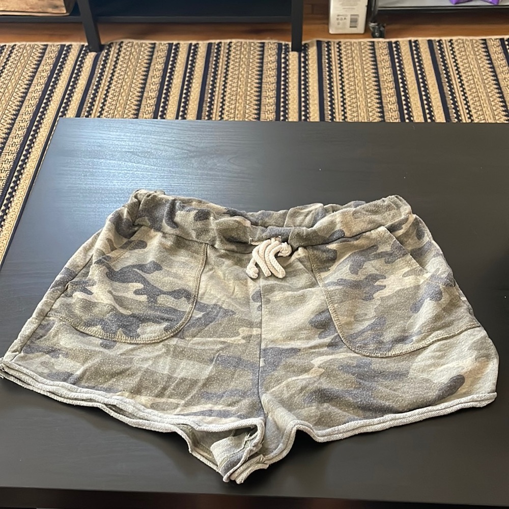 Boutique camo sweatshorts